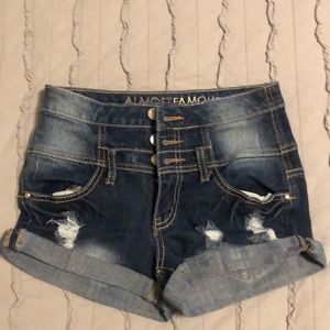Almost Famous jean shorts size 0